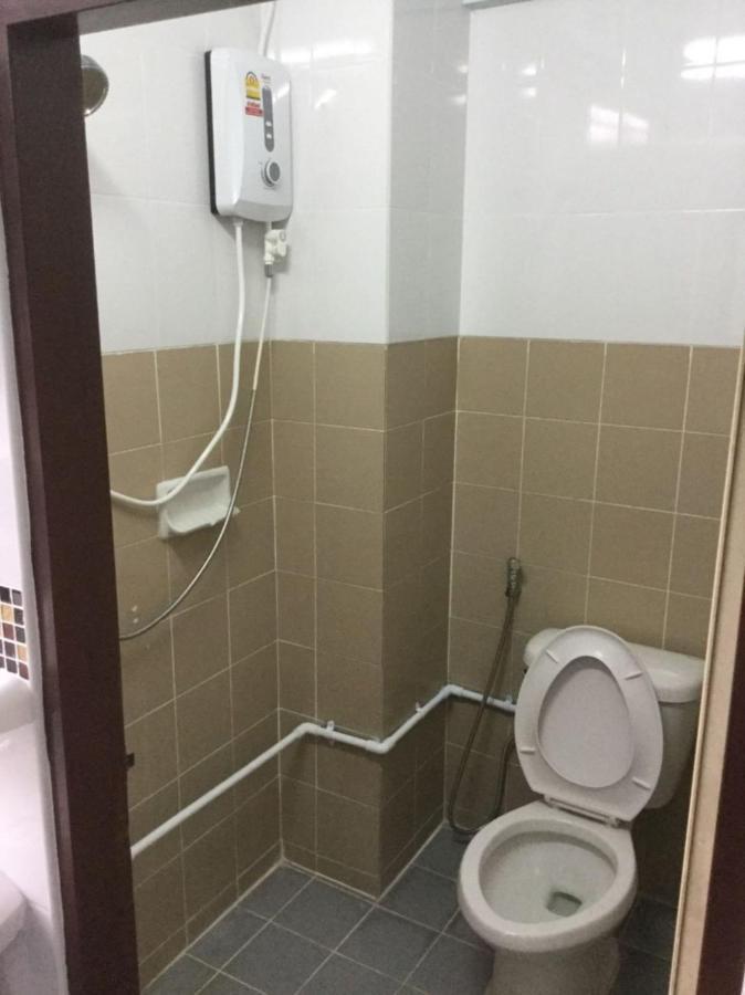 Ze Residence Ram Intra Bangkok Exteriör bild