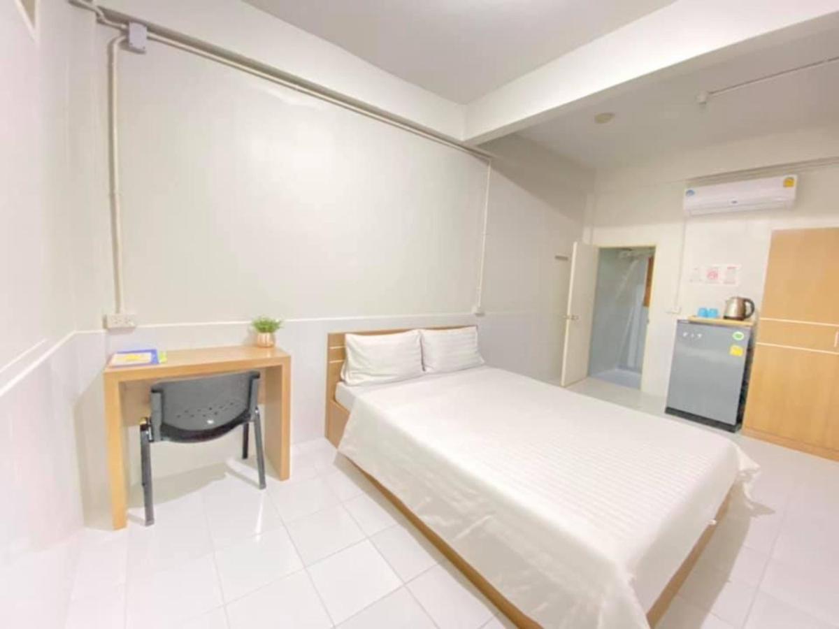 Ze Residence Ram Intra Bangkok Exteriör bild