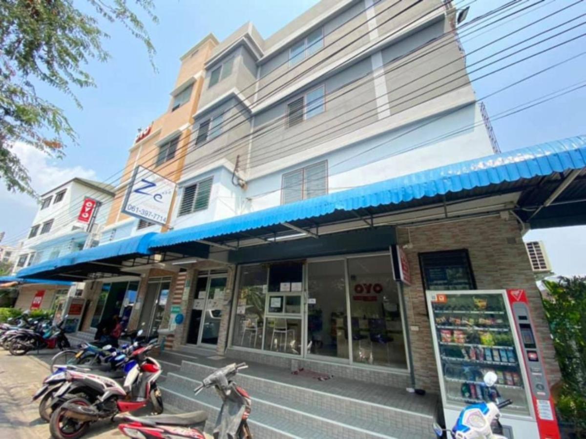 Ze Residence Ram Intra Bangkok Exteriör bild