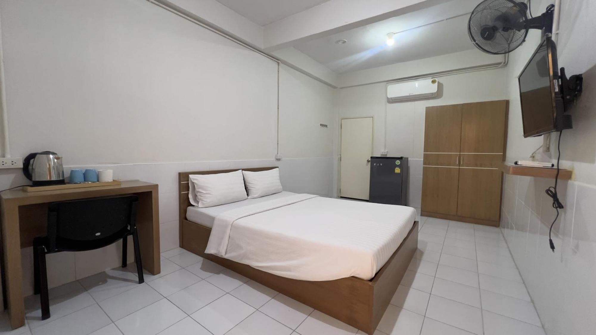 Ze Residence Ram Intra Bangkok Exteriör bild