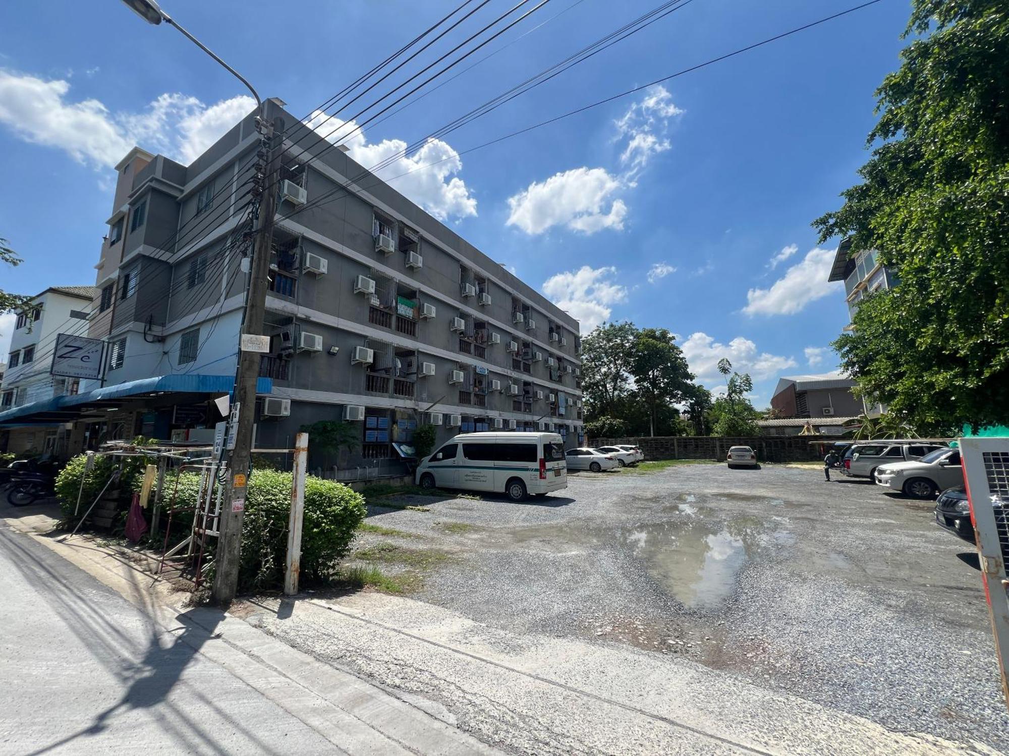 Ze Residence Ram Intra Bangkok Exteriör bild