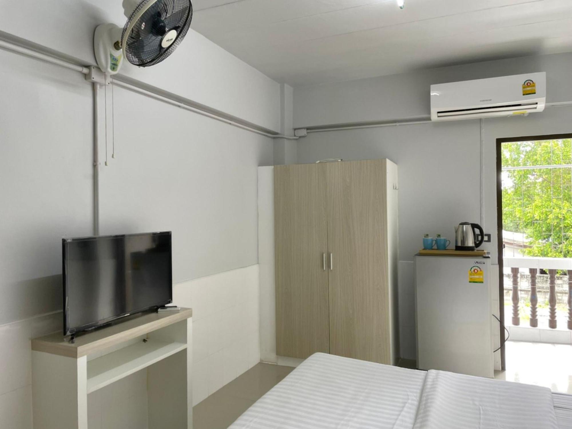Ze Residence Ram Intra Bangkok Exteriör bild
