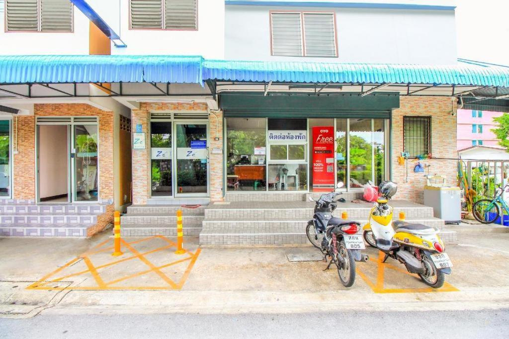Ze Residence Ram Intra Bangkok Exteriör bild